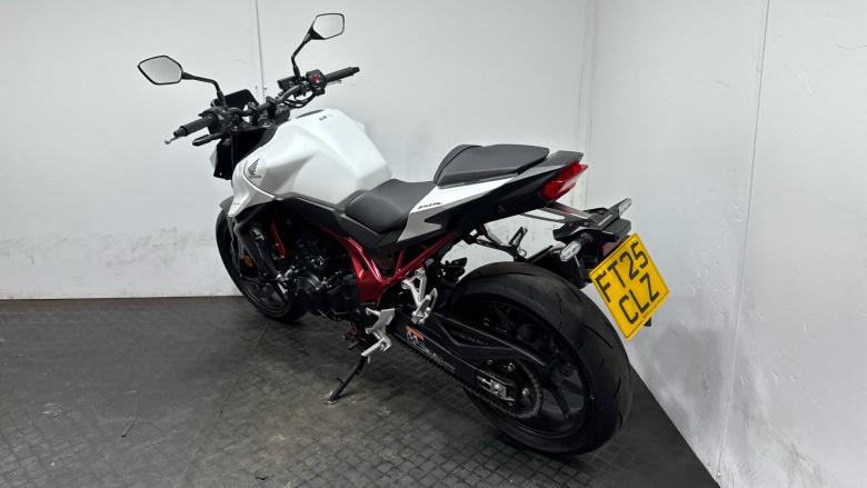 Honda CB750 Hornet (25MY)